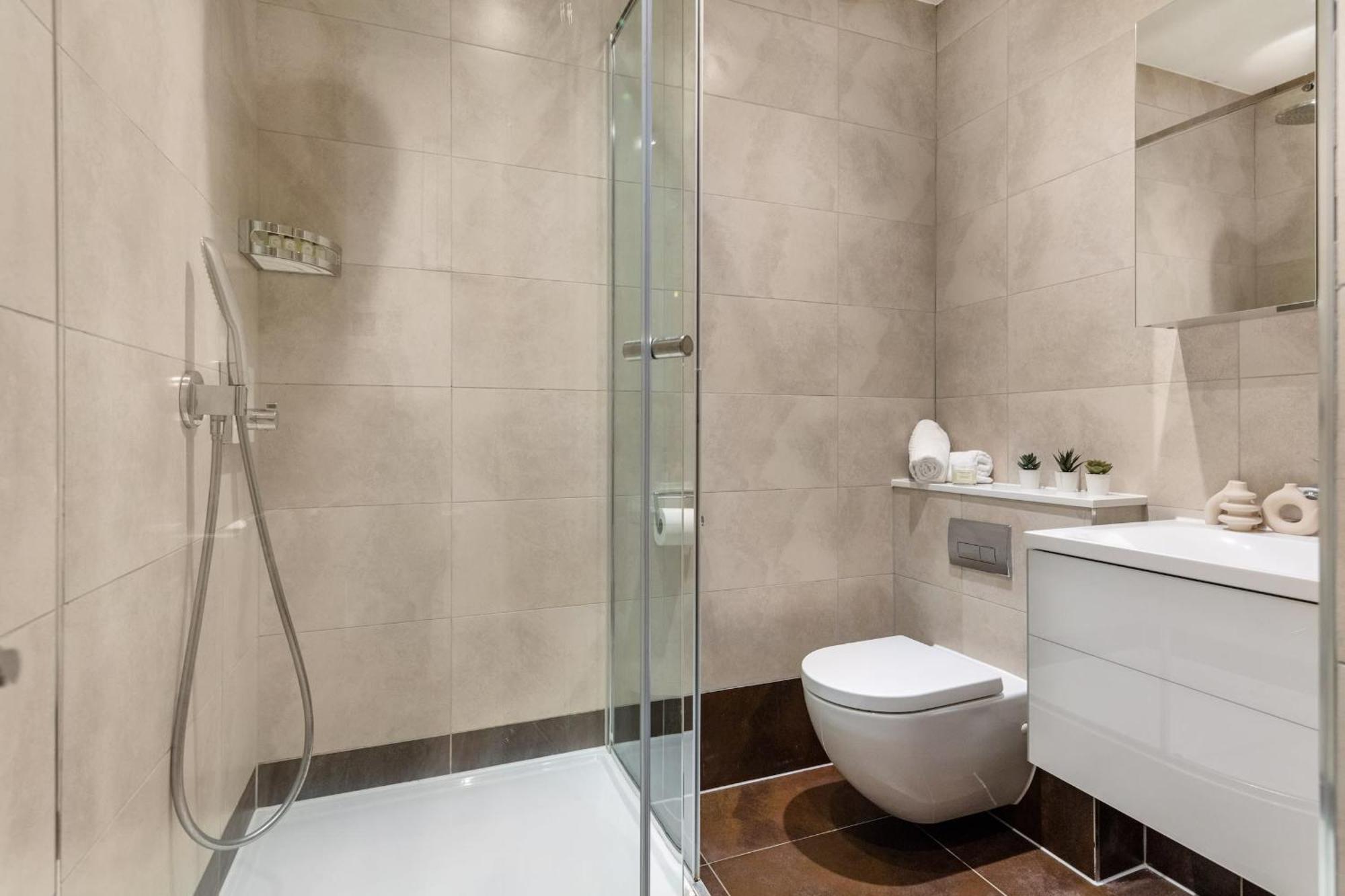 לונדון 2Br In Soho - Charlotte Street - Cityapartmentstay מראה חיצוני תמונה